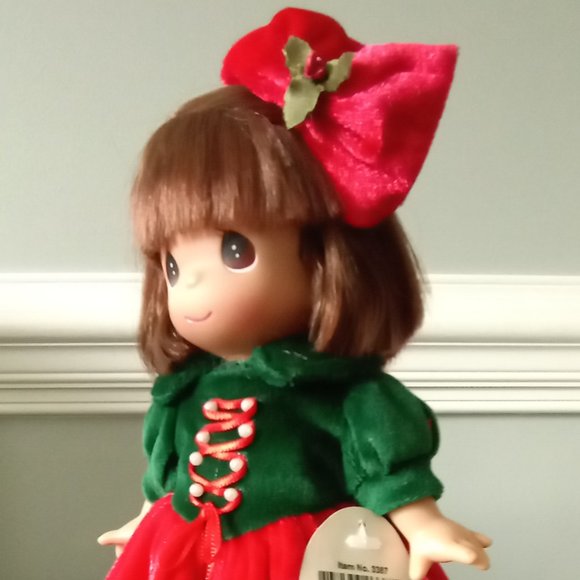 'PRECIOUS MOMENTS' Snow White Christmas Dreams Collectable Vinyl Doll 12… - Picture 7 of 16